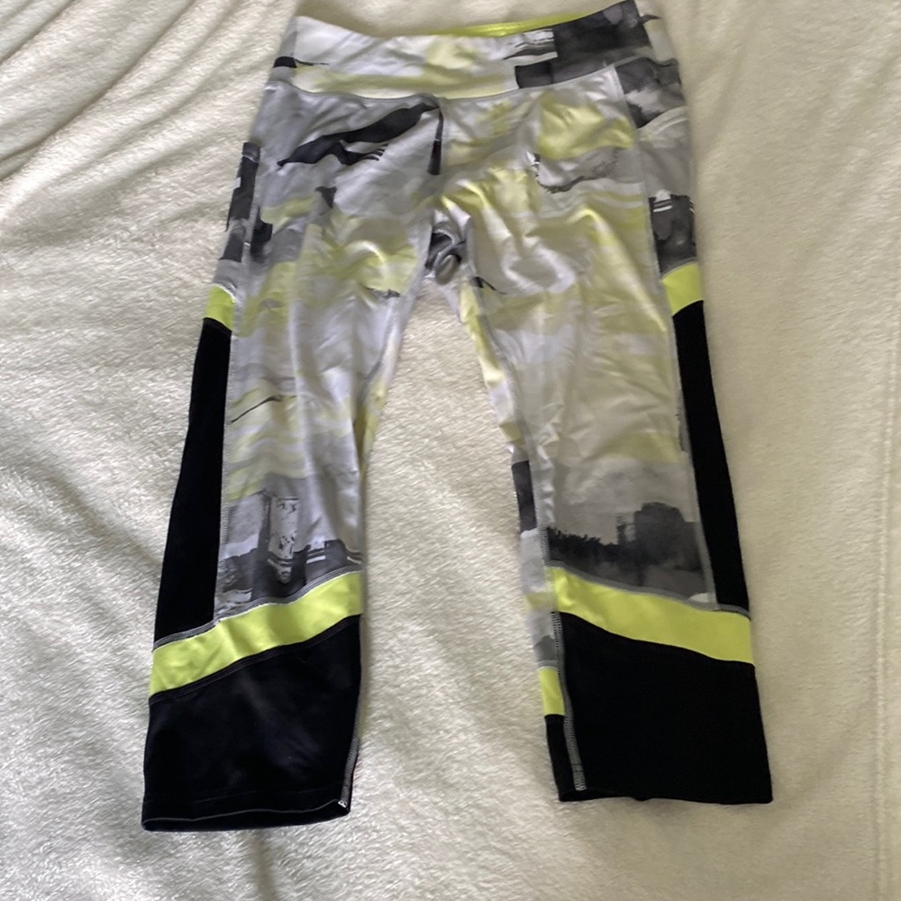 Tek Geat black Yellow Multi Capri Workout Legging